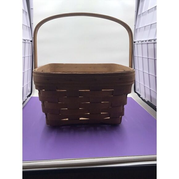 Longaberger Medium Berry Basket 1998 moving handle - Picture 2 of 5